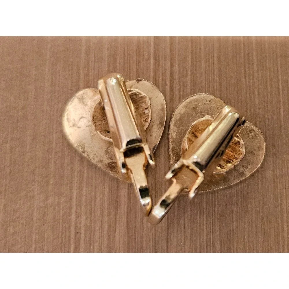 Heart Clip On Earrings Gold Tone Non‎ Pierced Earrings Minimalist Style